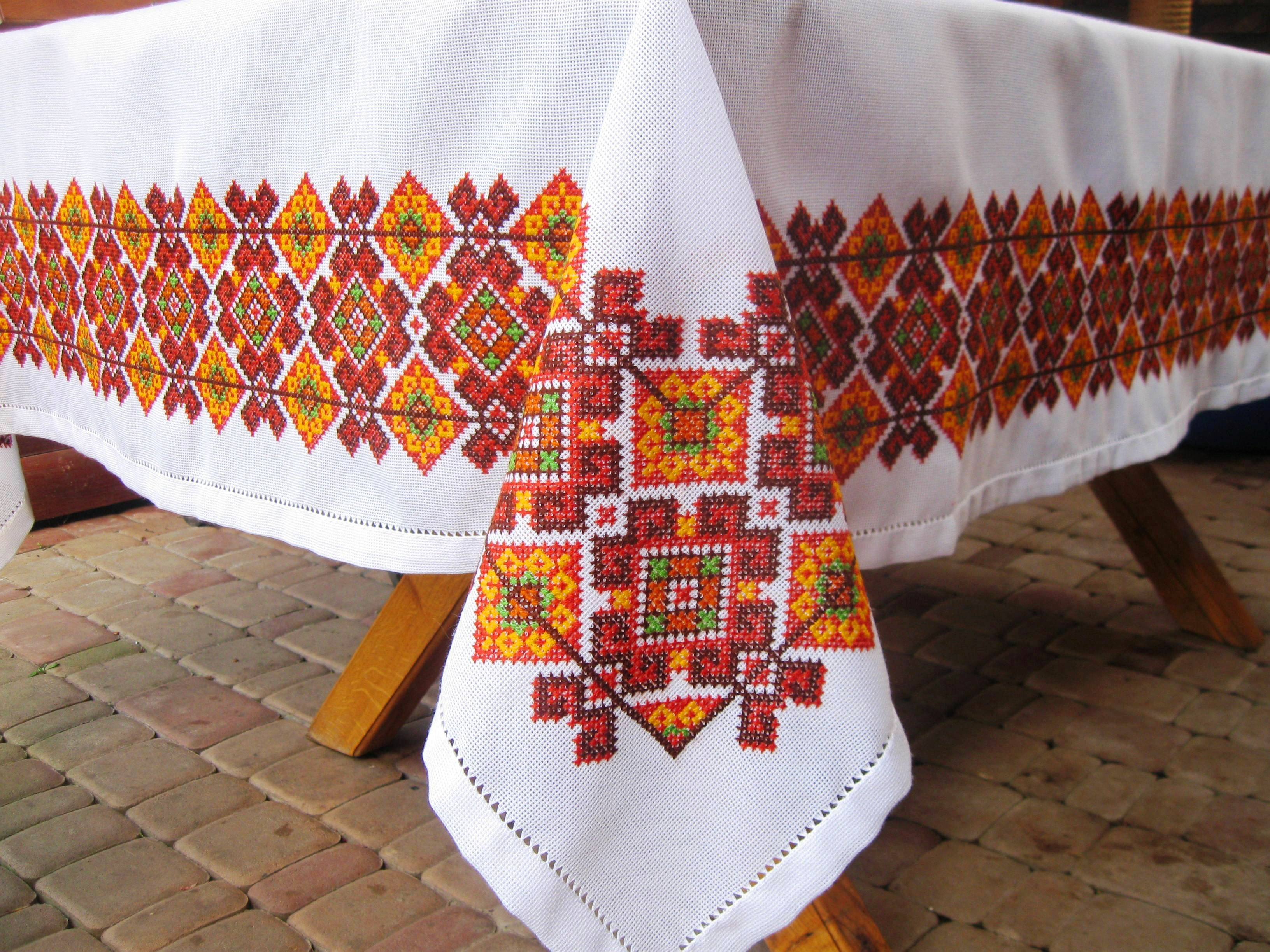 Украинские скатерти с вышивкой