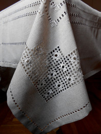 Набір лляна скатертина ручної роботи з серветками в техніці хардангер «Аристократка»