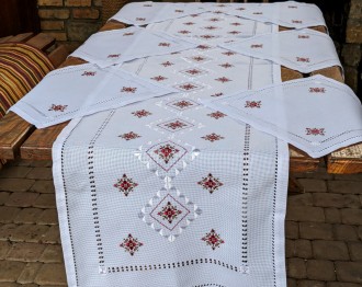 Комплект -Вишита доріжка-раннер з серветками Ніжність Комплект -Вишита доріжка-раннер з серветками Ніжність